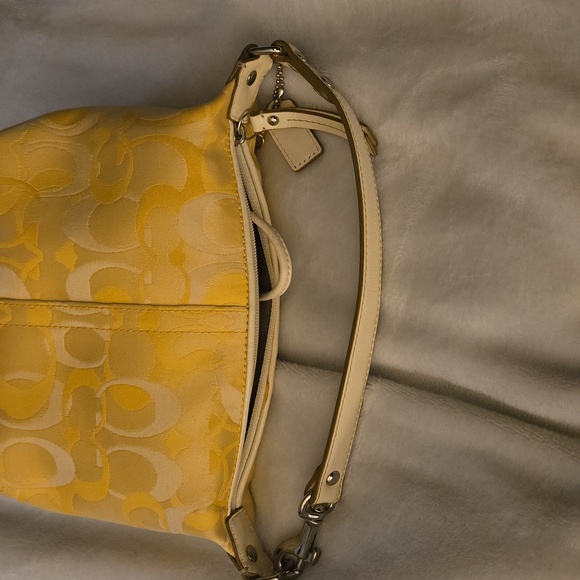 Coach Y2k Hampton Baggette Yellow and Cream Wristlet Set - Picture 9 of 9